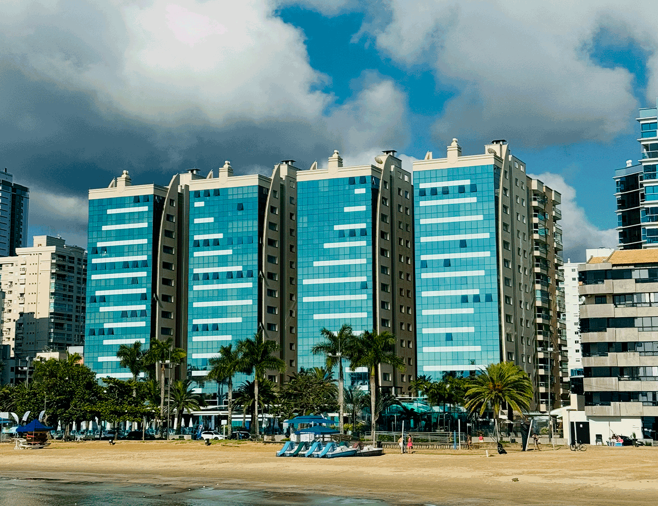 A Vibrante Vida Costeira de Itapema